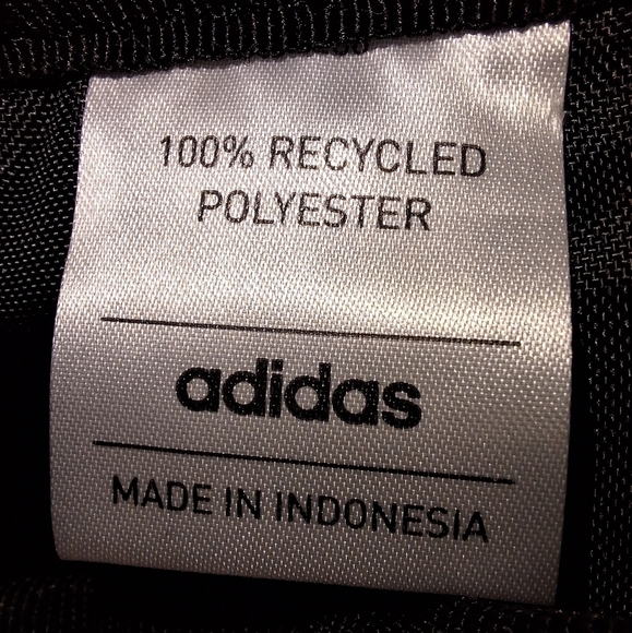 A grey Adidas belt bag. It's in excellent condition. - Picture 5 of 5